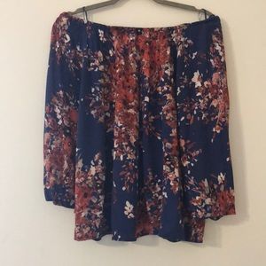 Love Stitch off the shoulder floral top size M